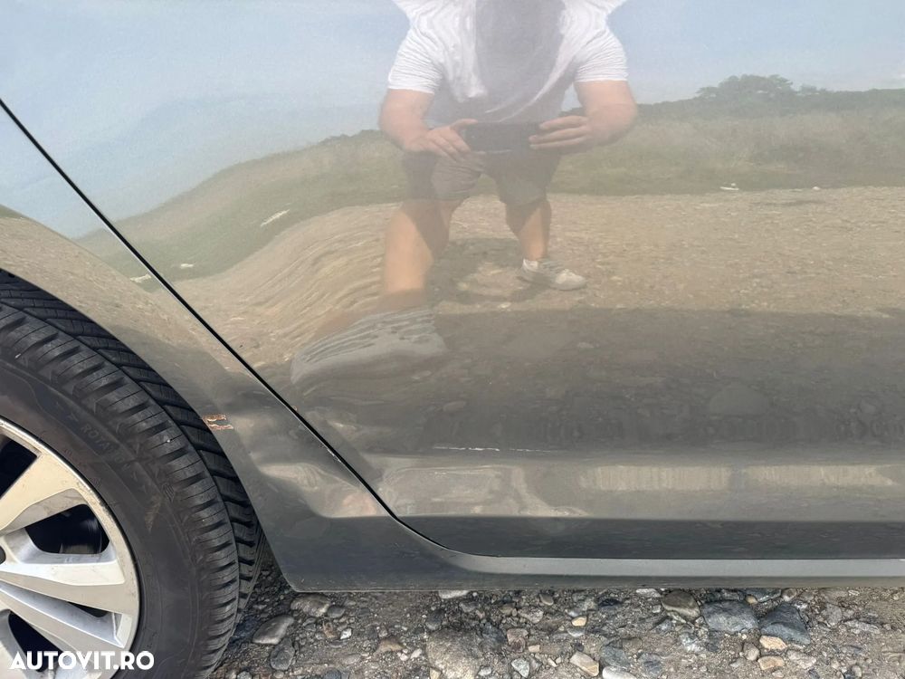 Volkswagen Golf 1.6 TDI Comfortline - 15