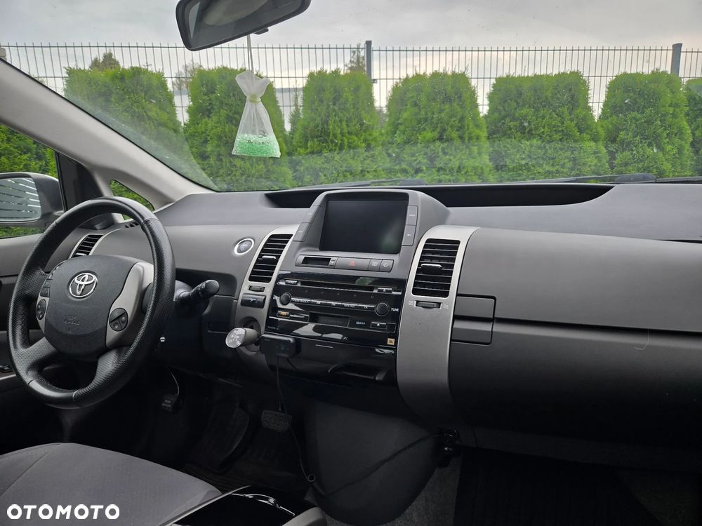 Toyota Prius 1.5 VVT-i Sol - 13