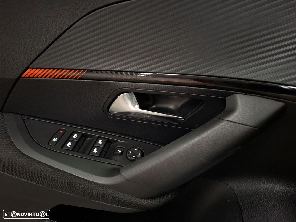 Peugeot e-2008 50 kWh Active - 25