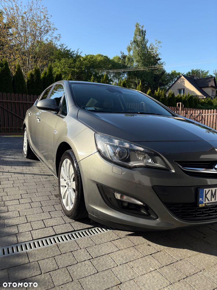 Opel Astra 1.4 T Executive - 1
