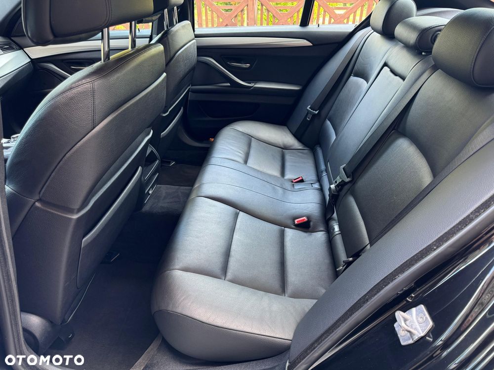 BMW Seria 5 535d xDrive Sport-Aut - 13
