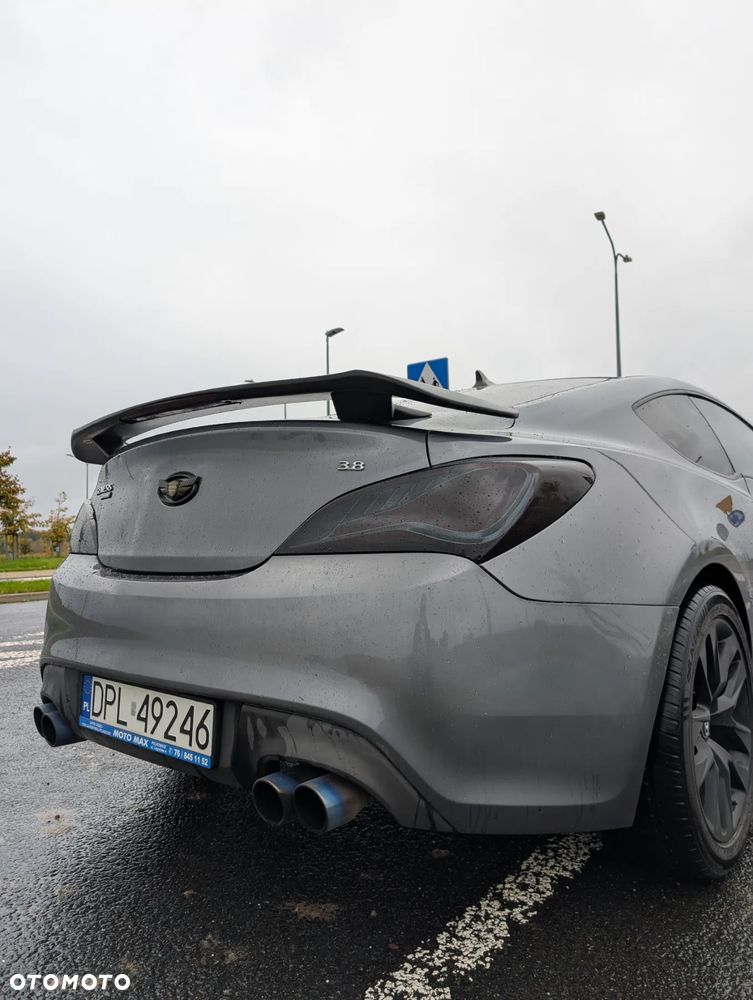 Hyundai Genesis Coupe - 8