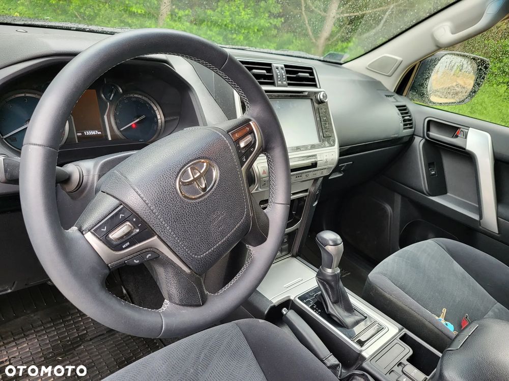 Toyota Land Cruiser - 21