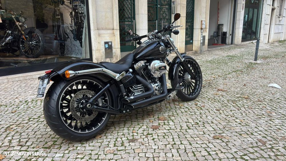 Harley-Davidson Breakout - 3