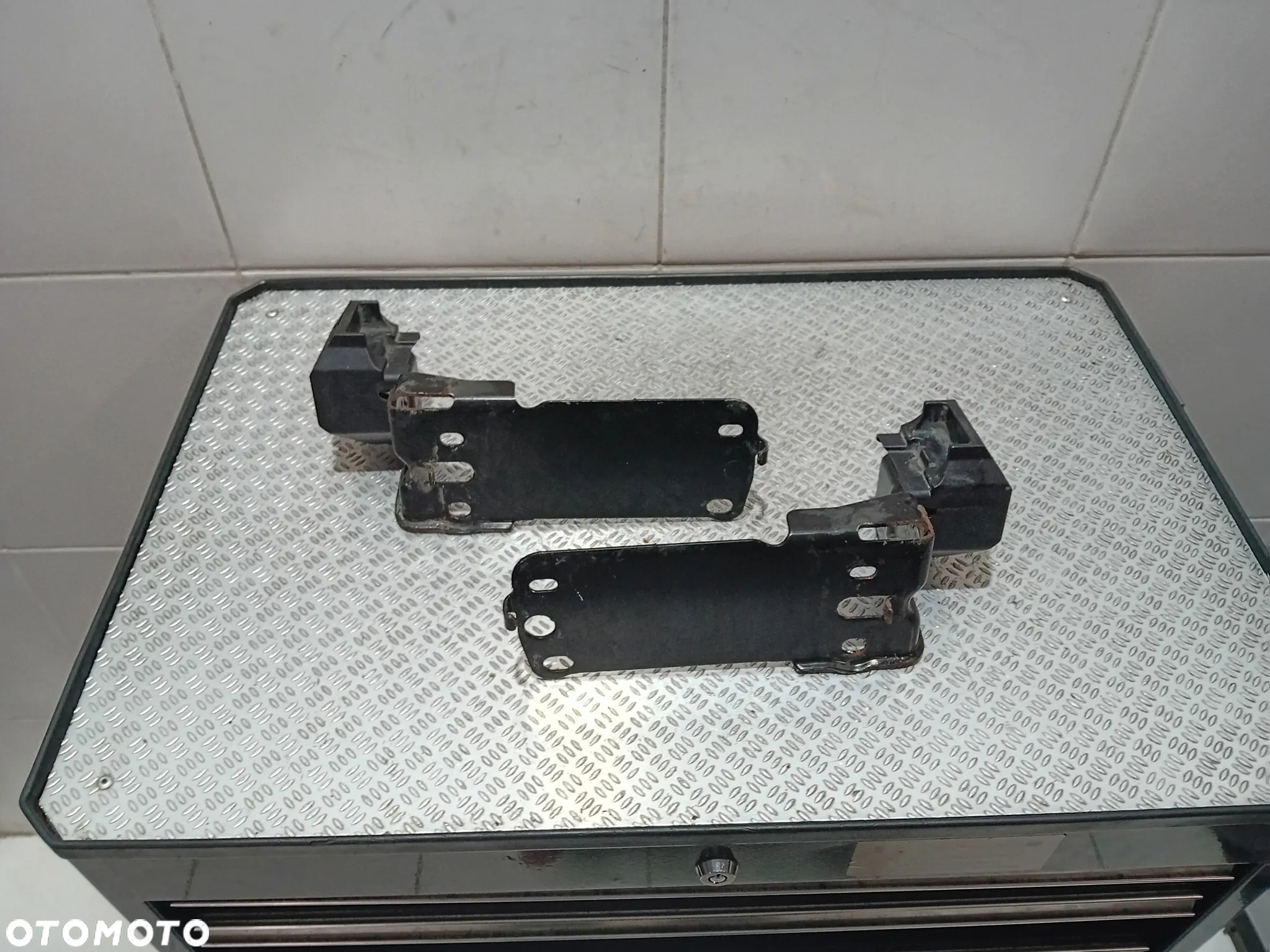 mocowanie chłodnicy komplet BMW E90-91 7117811  7117812 - 3