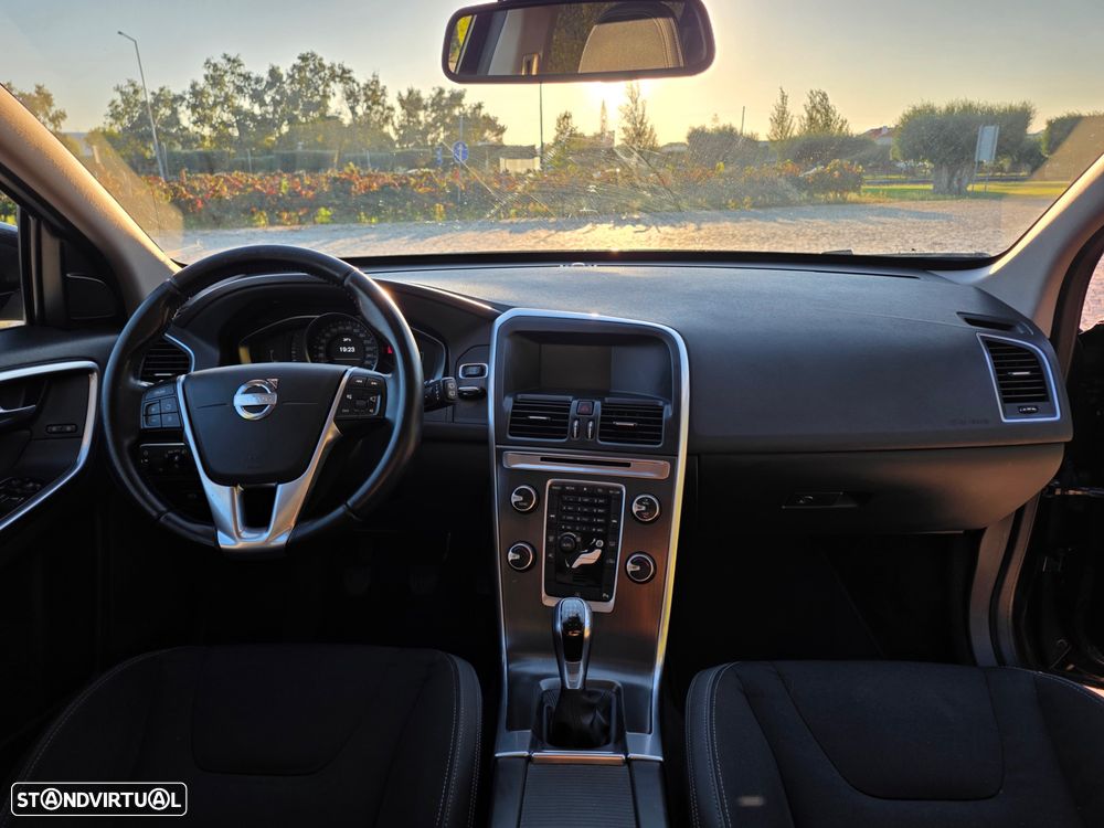 Volvo XC 60 2.0 D4 Momentum - 11