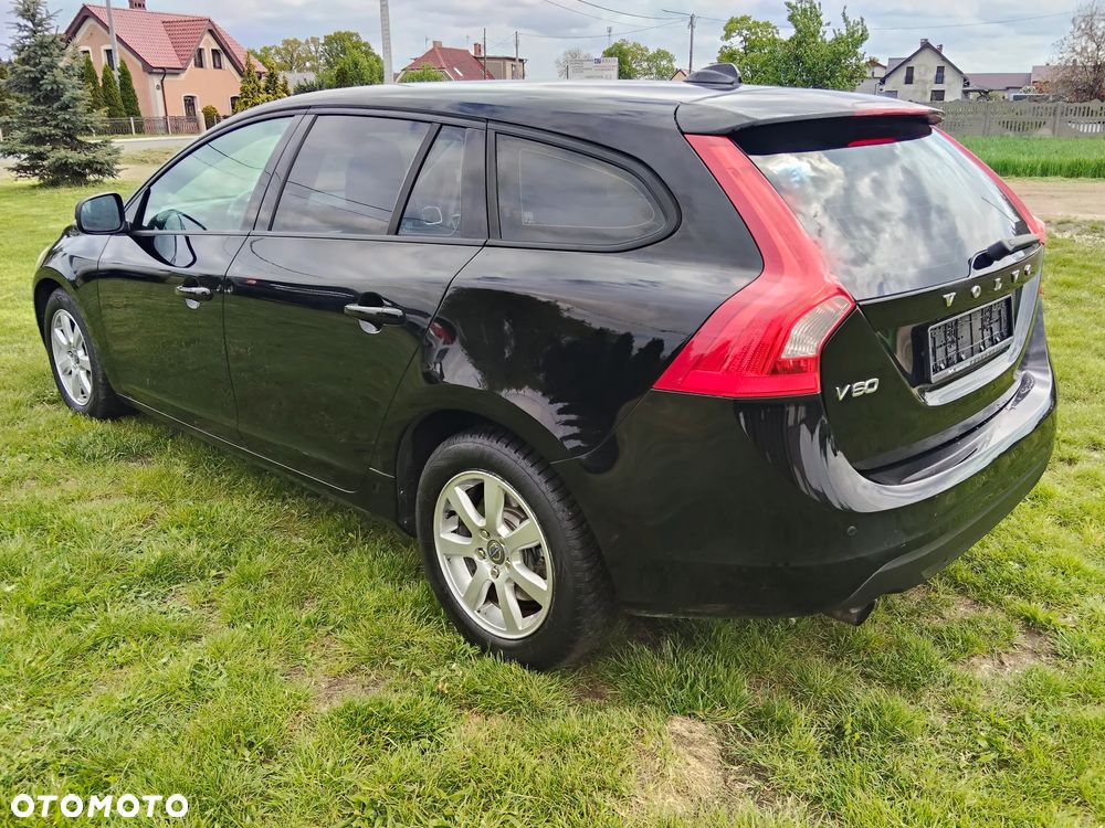 Volvo V60 T3 Kinetic - 3