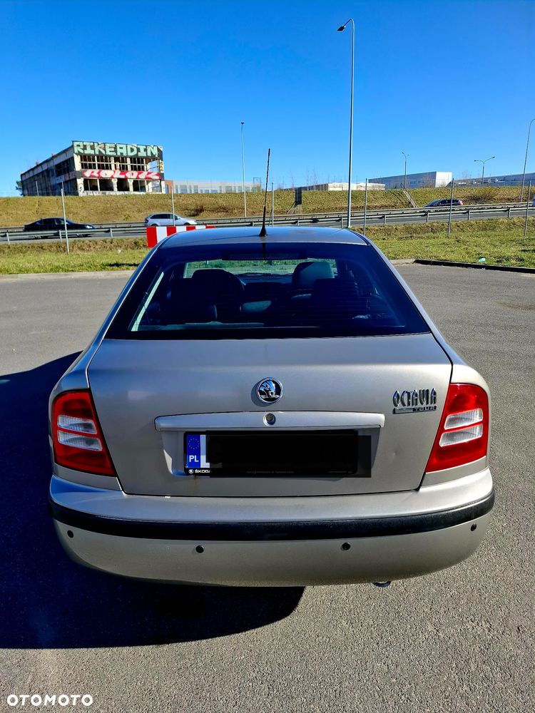 Skoda Octavia 1.6 Tour - 18