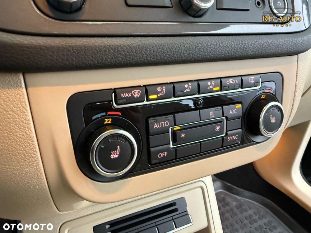 Volkswagen Tiguan - 32