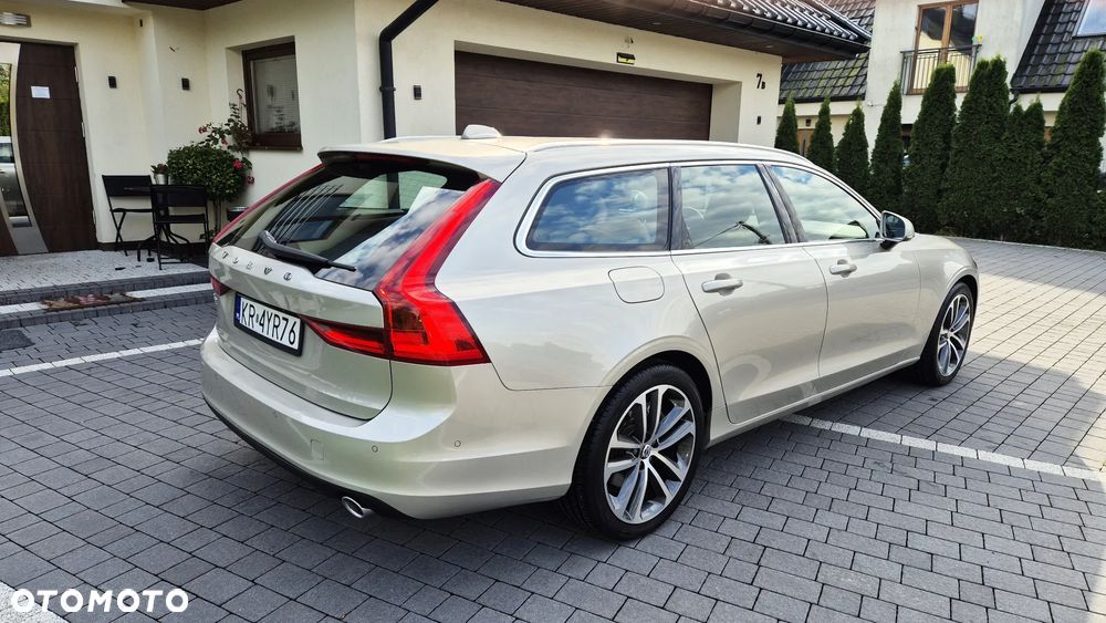 Volvo V90 D4 AWD Momentum - 4