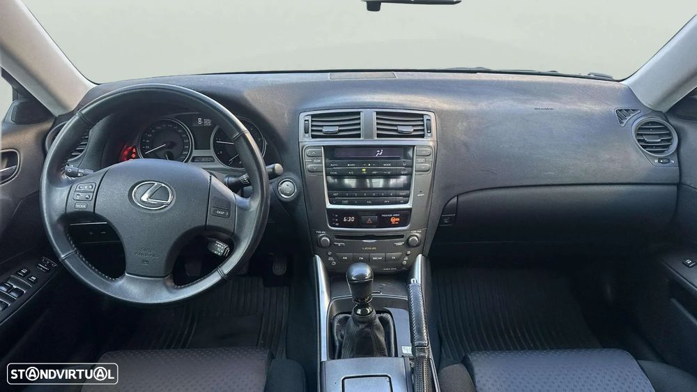 Lexus IS 220 d Base L5 - 13