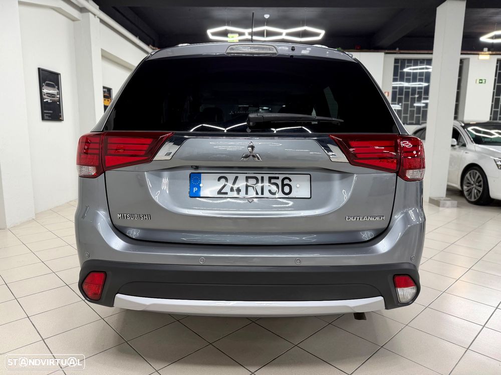 Mitsubishi Outlander 2.2 DI-D Instyle Navi - 8