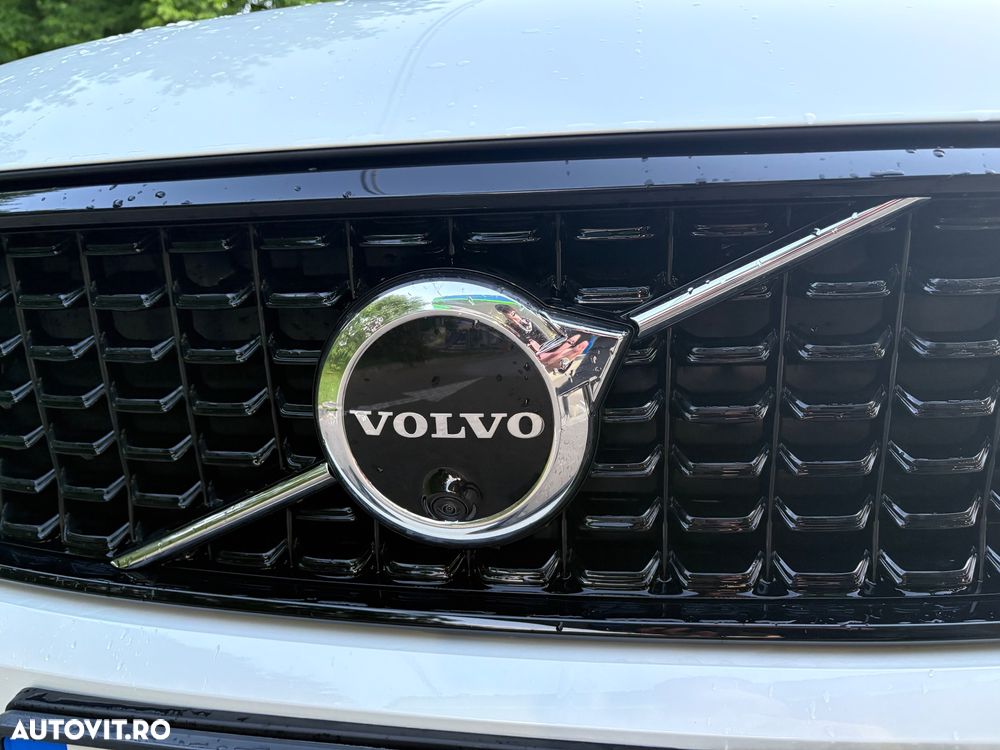 Volvo XC 40 B4 AT8 AWD Mild Hybrid R-Design - 8