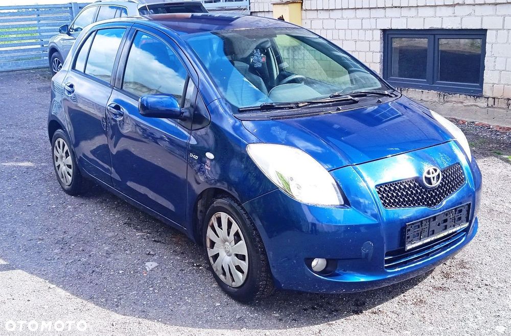 Maska Toyota Yaris II lak. 8P4 - 2