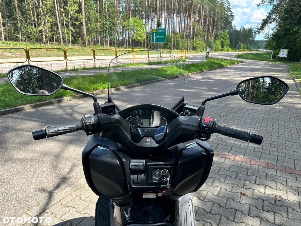 Suzuki Burgman - 19