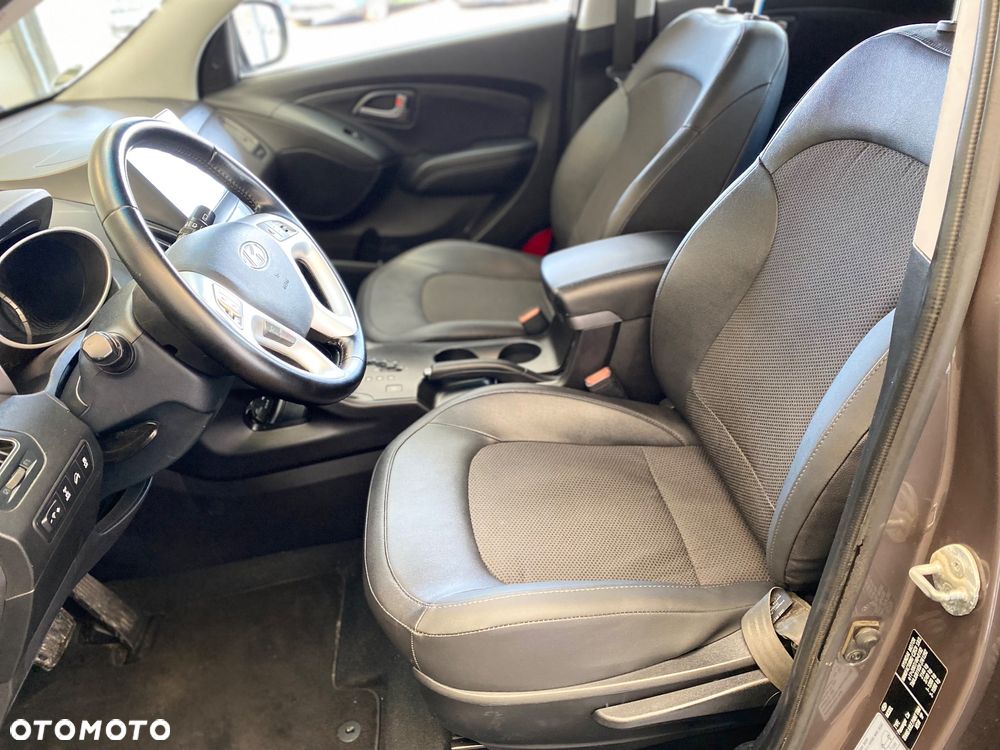 Hyundai ix35 2.0 CRDi 4WD Automatik Fifa World Cup Gold Edition - 10