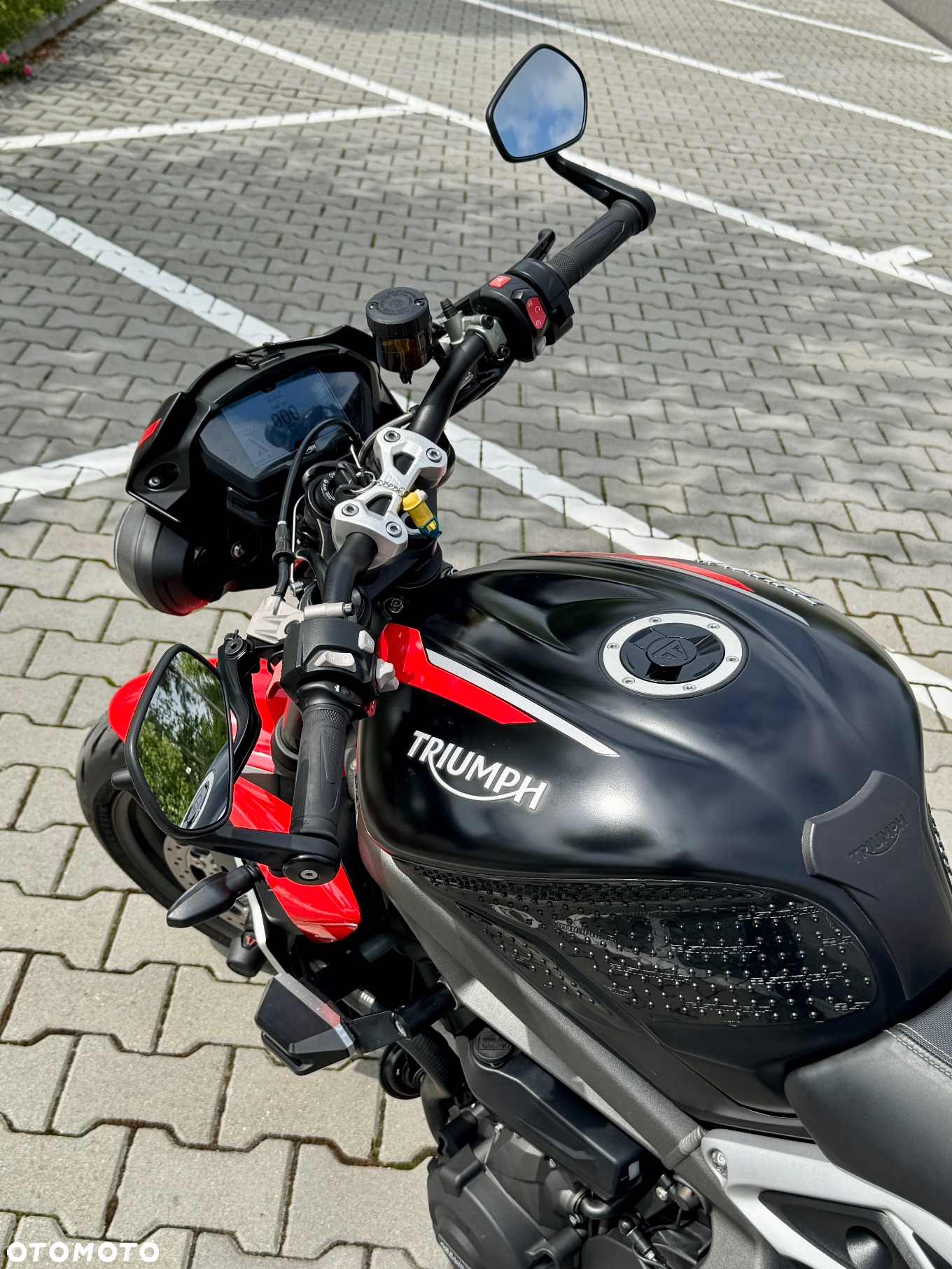 Triumph Street Triple - 14