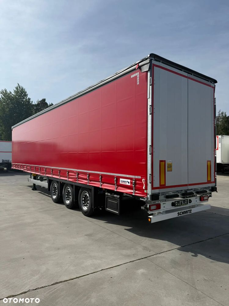 Schmitz Cargobull odbiór w Polsce, nowa firanka plandeka Varios 2025 - 6