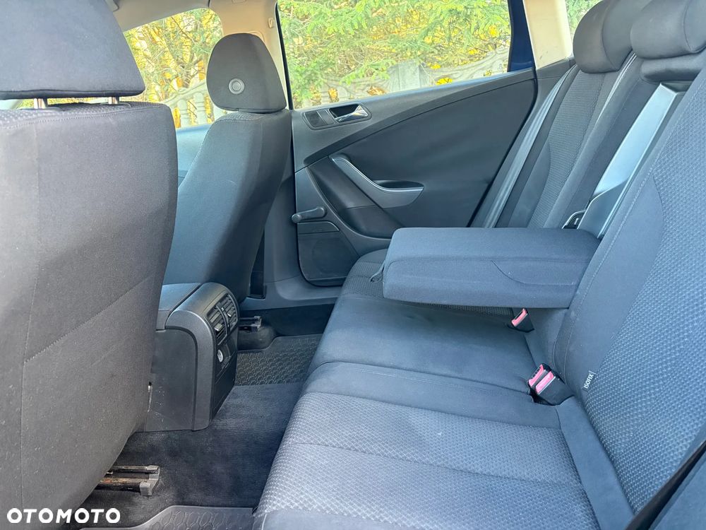 Volkswagen Passat 1.9 TDI Trendline - 6