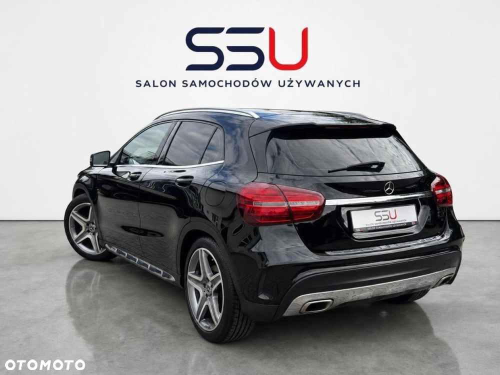 Mercedes-Benz GLA - 4