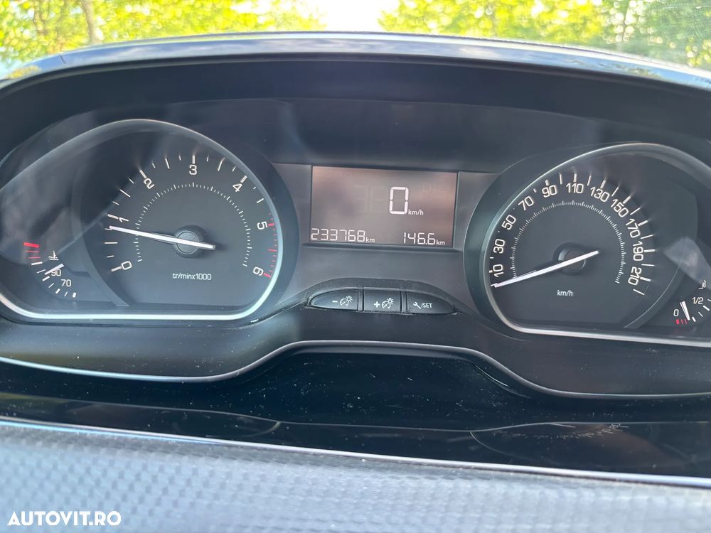 Peugeot 2008 1.6 BlueHDi FAP Active - 6