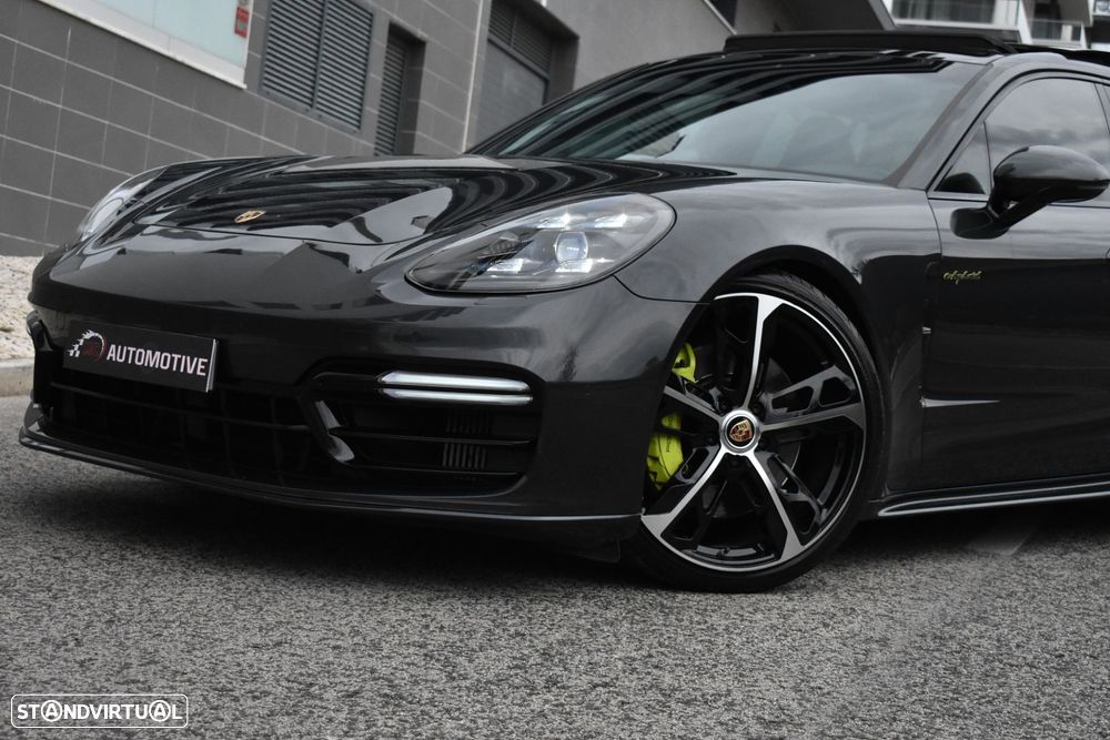 Porsche Panamera Sport Turismo - 3