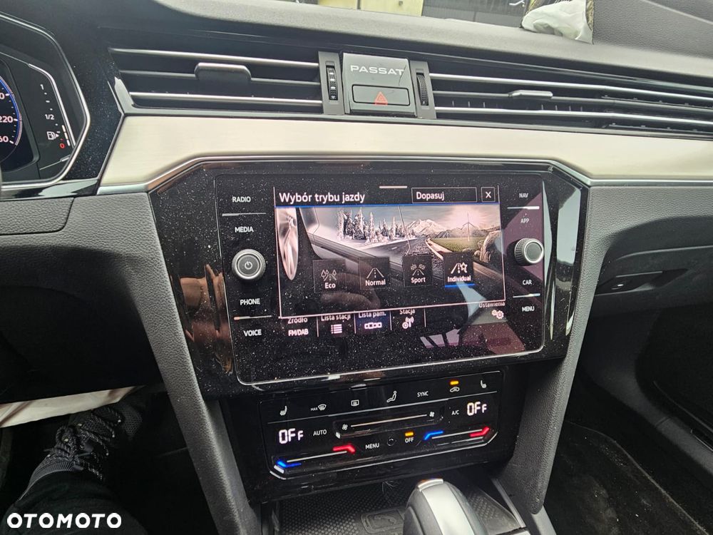 Volkswagen Passat - 37
