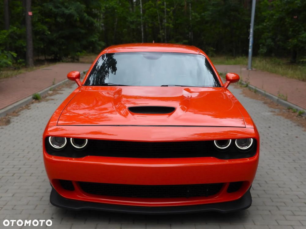 Dodge Challenger - 1