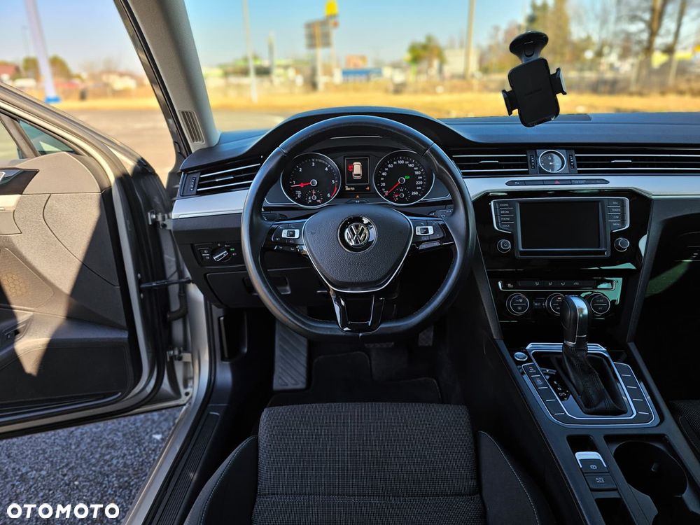 Volkswagen Passat - 19