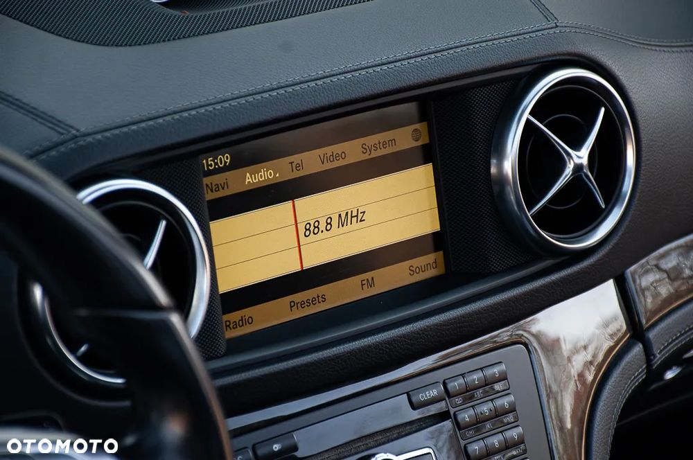 Mercedes-Benz SL - 33