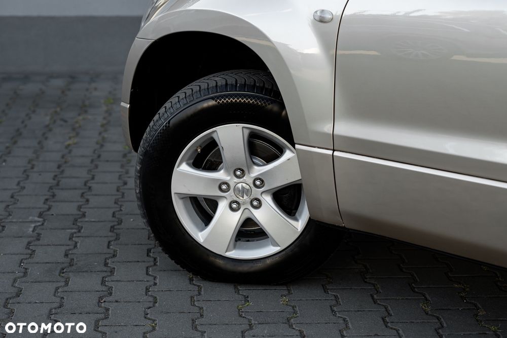 Suzuki Grand Vitara 1.6 Club - 15