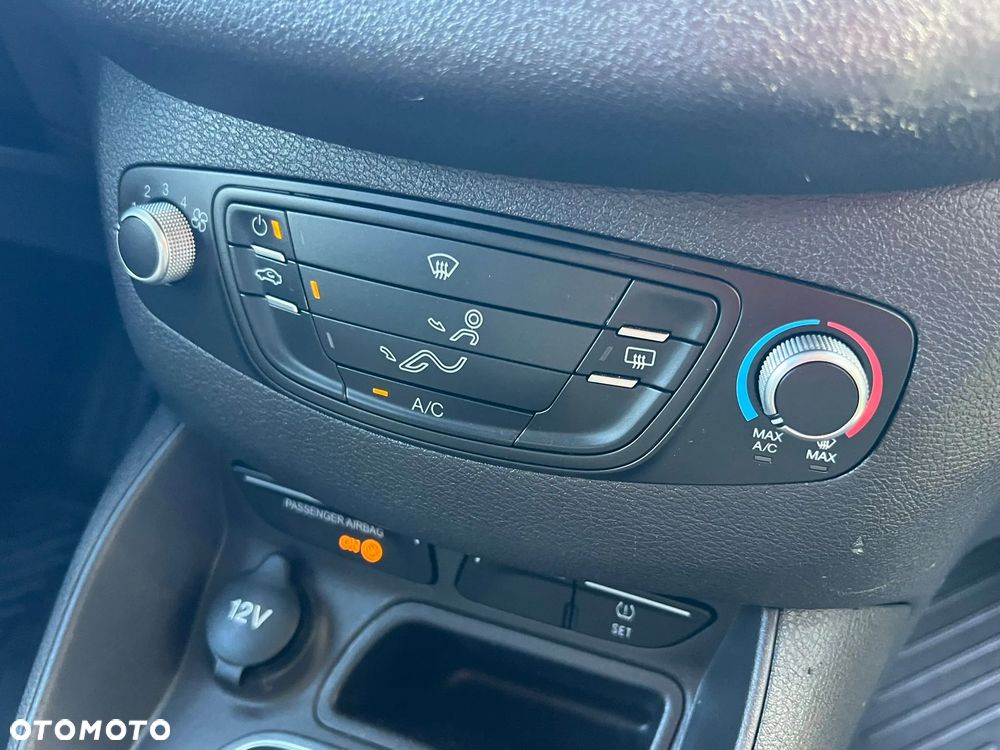 Ford Tourneo Courier 1.0 EcoBoost Ambiente - 14