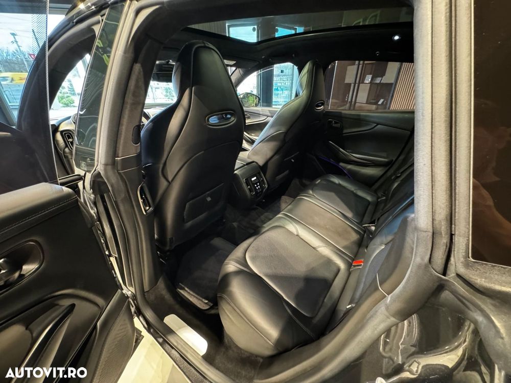 Aston Martin DBX - 18