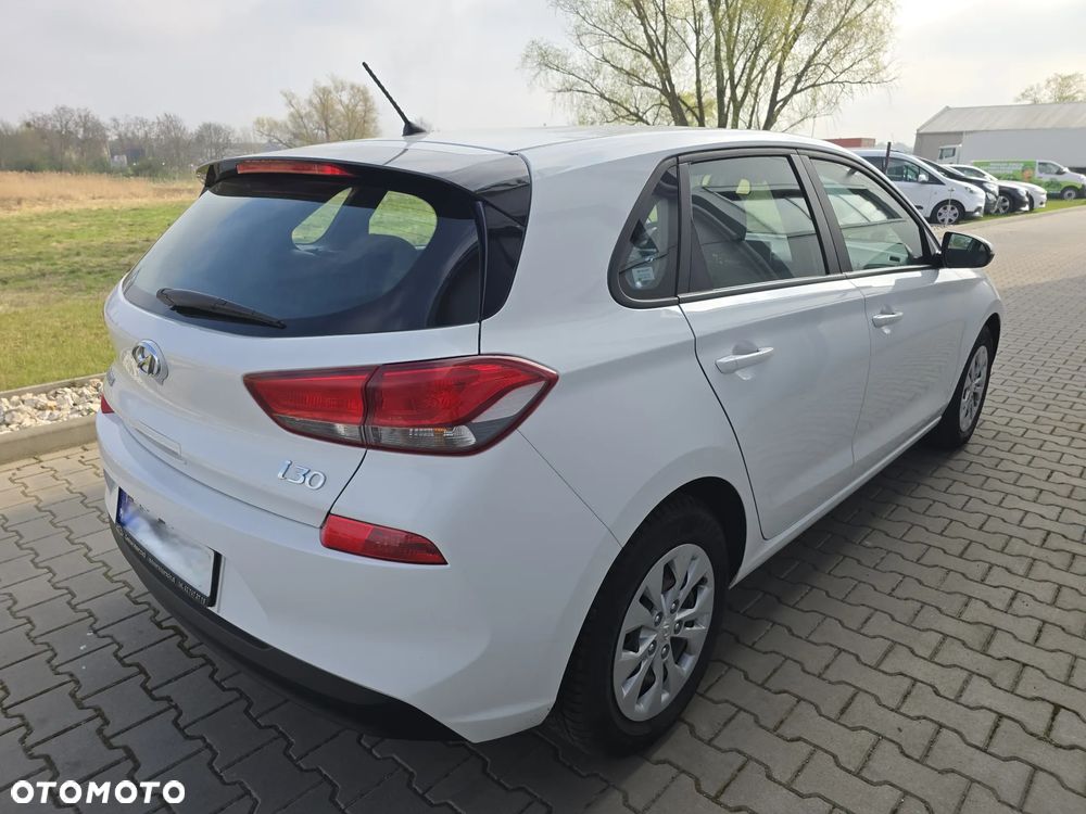 Hyundai i30 1.6 D Comfort - 11