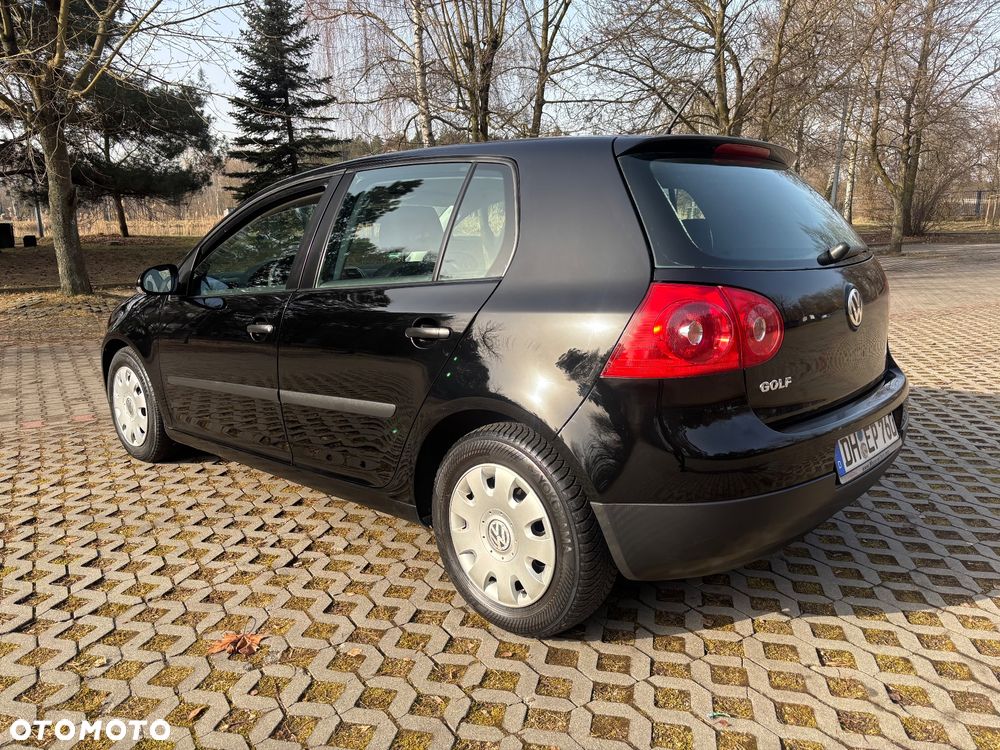 Volkswagen Golf - 5