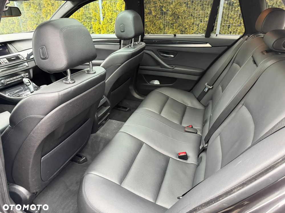 BMW Seria 5 530d xDrive Sport-Aut Luxury Line - 11