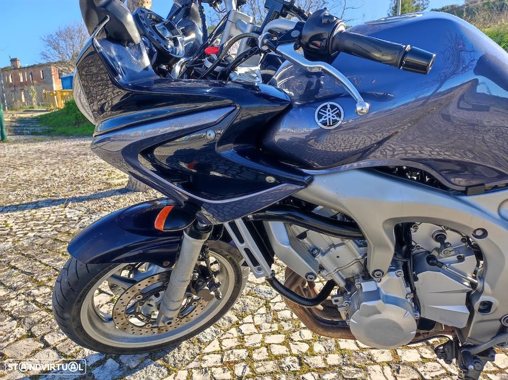 Yamaha FZS - 2
