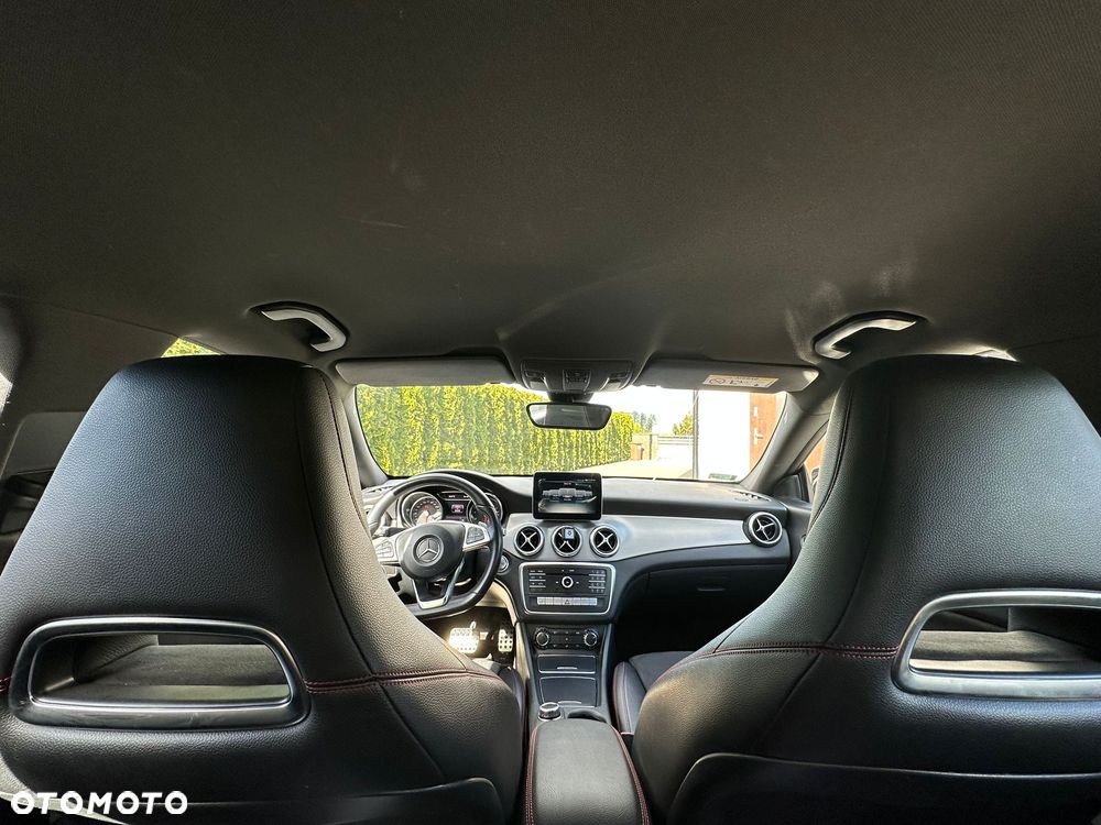 Mercedes-Benz CLA 200 7G-DCT AMG Line - 10