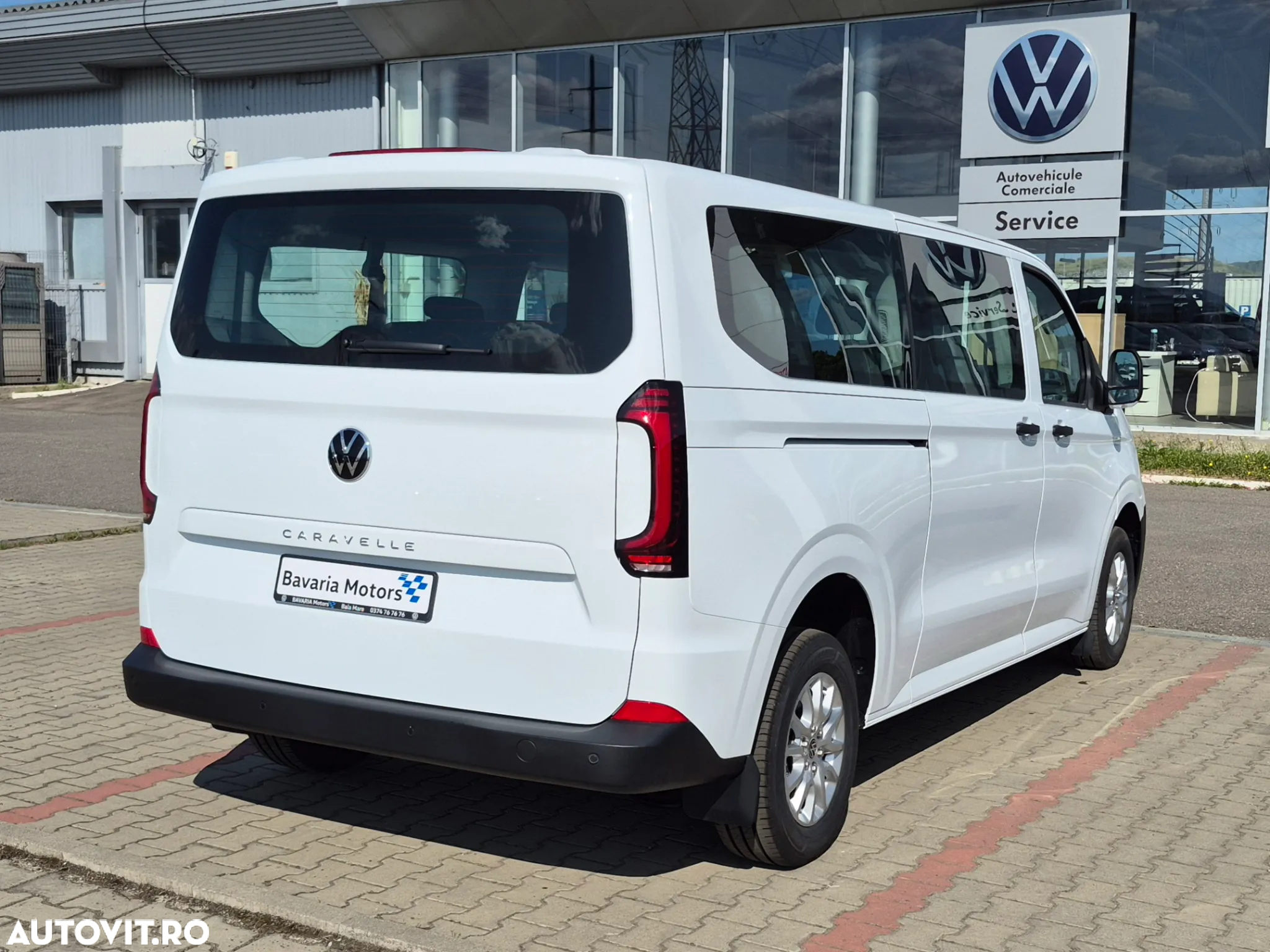 Volkswagen Caravelle - 3