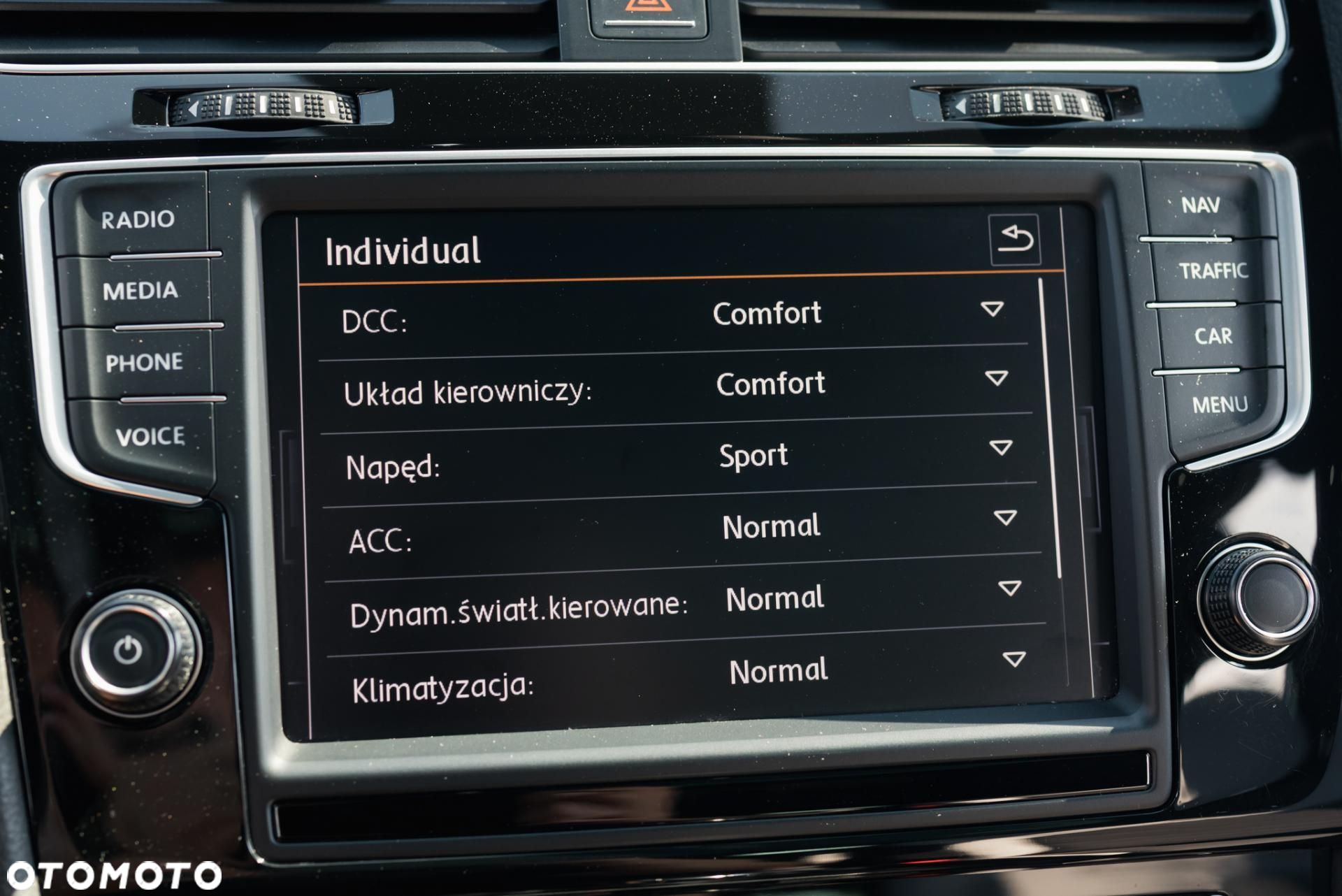Volkswagen Golf - 21