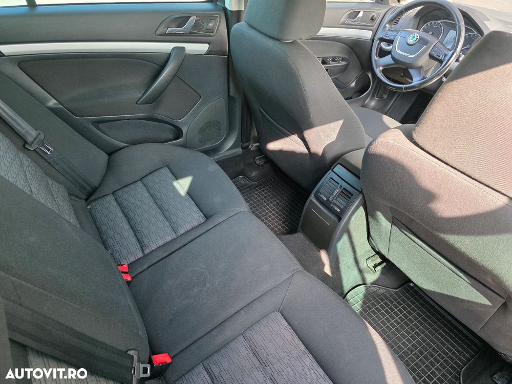 Skoda Octavia 1.6 TDI DPF Ambiente Green tec - 13