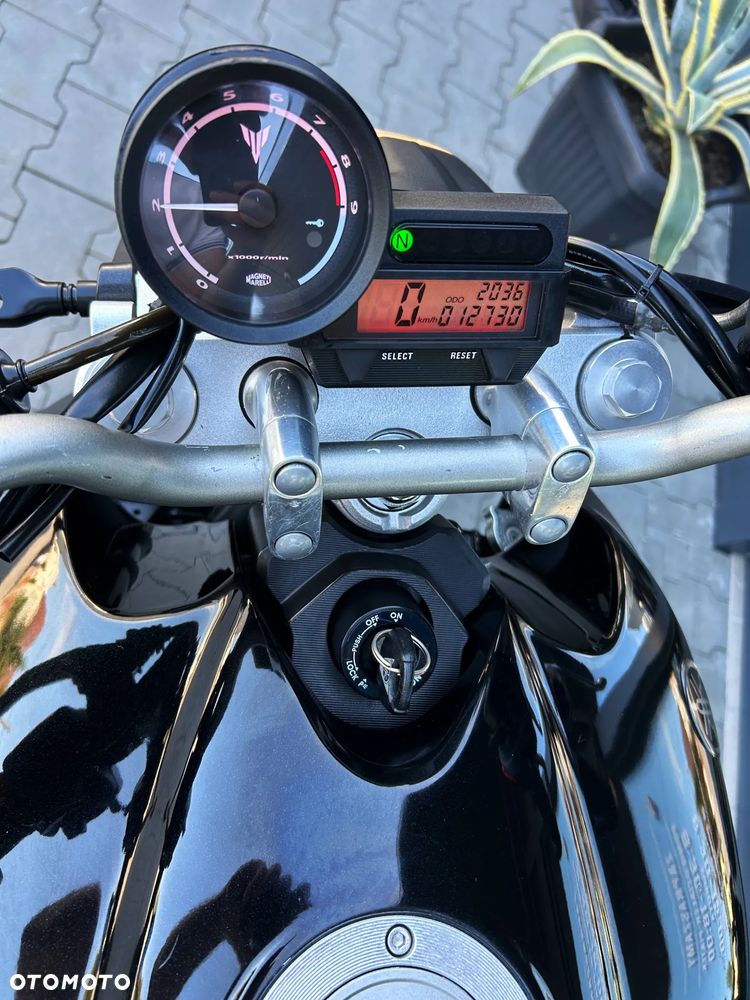 Yamaha MT - 8