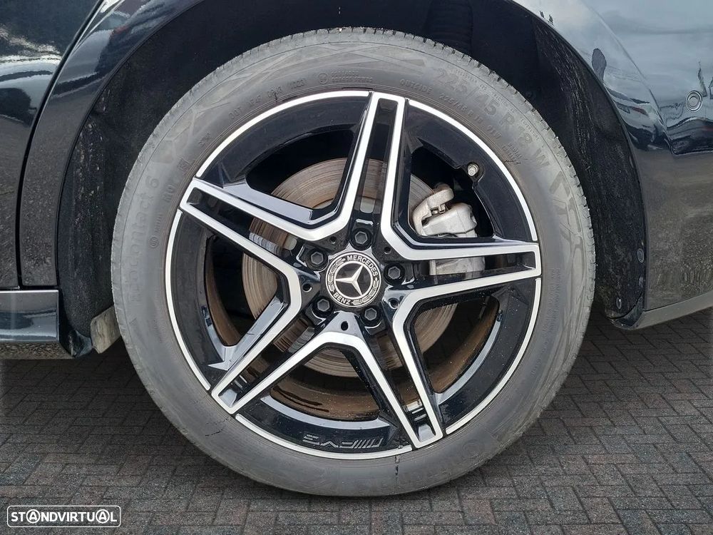 Mercedes-Benz A 250 e AMG Line - 9