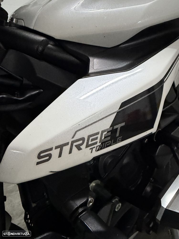 Triumph Street Triple R - 2
