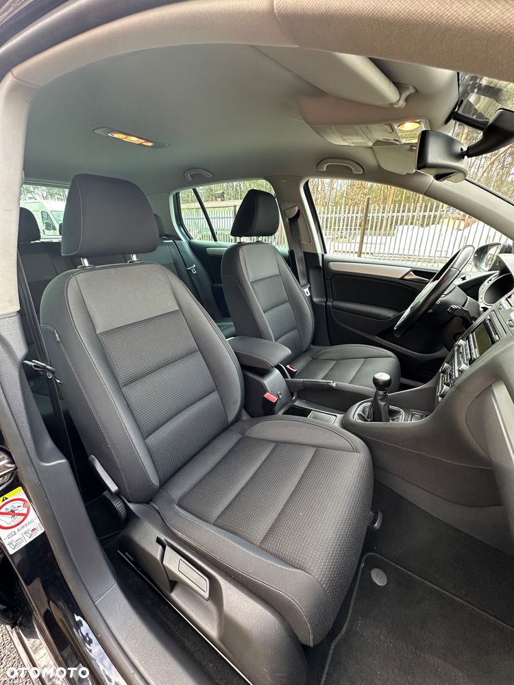 Volkswagen Golf - 13