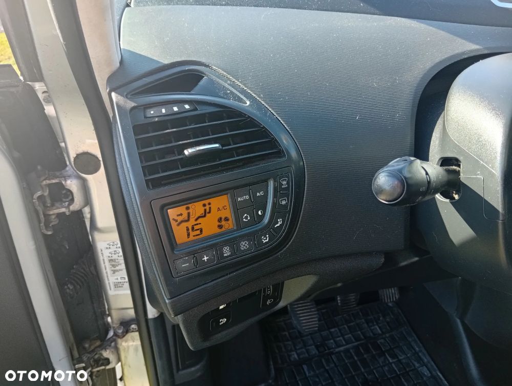 Citroën C4 Picasso - 16
