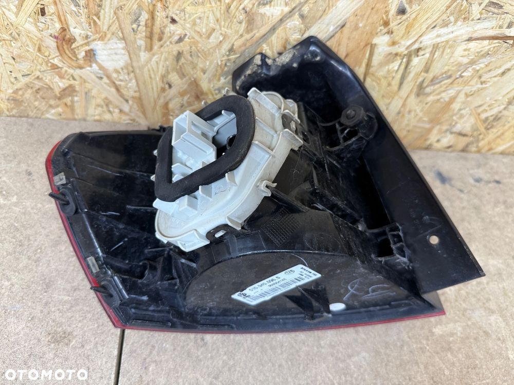 LAMPA TYŁ PRAWA W BŁOTNIK VOLKSWAGEN GOLF SPORTSVAN 510. 510945096S - 3