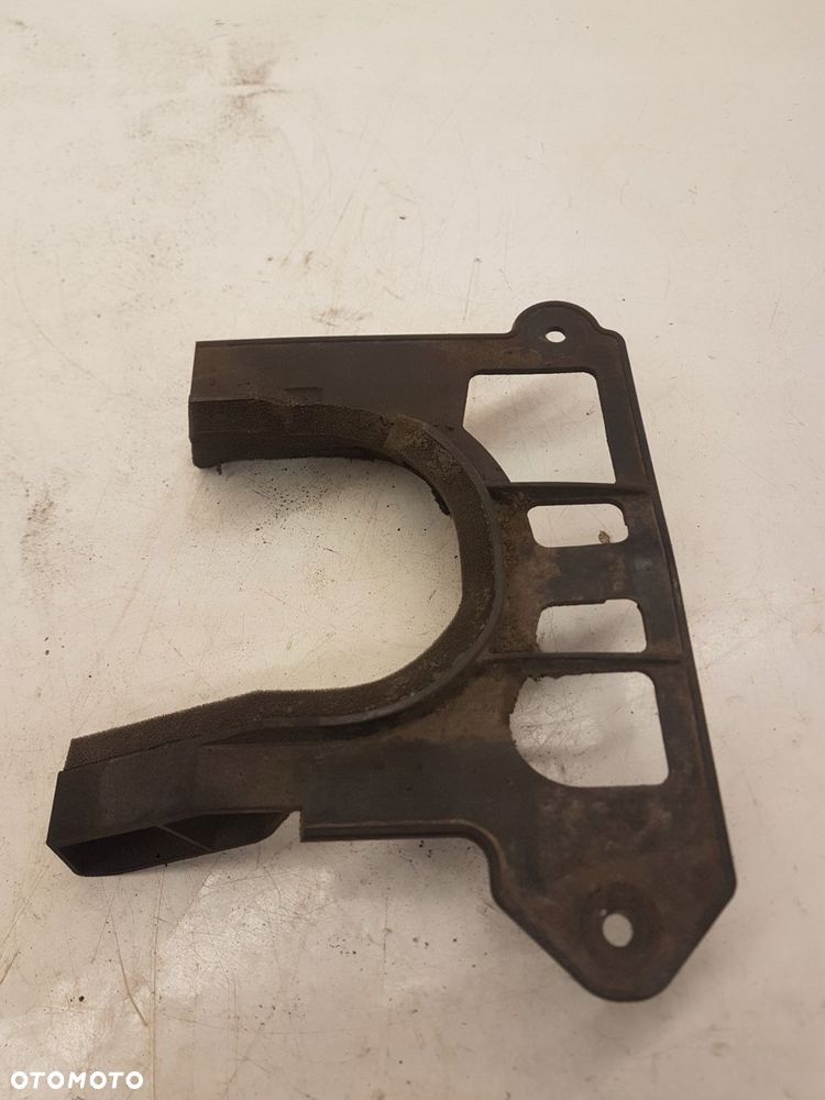 OSŁONA PÓŁOSI PRAWA AUDI A6 C7 4G0863190 - 2