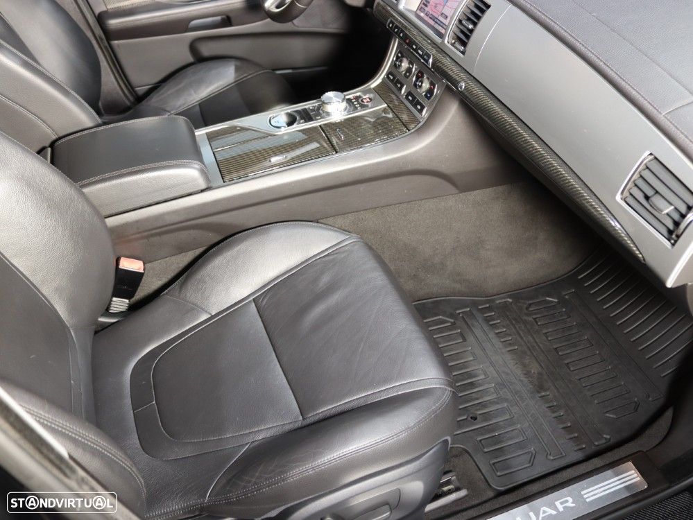 Jaguar XF 2.2 D Premium Luxury - 15
