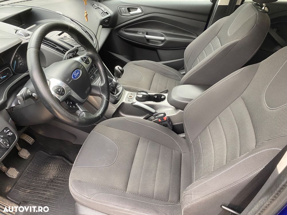 Ford Kuga 2.0 TDCi 4WD Titanium - 5
